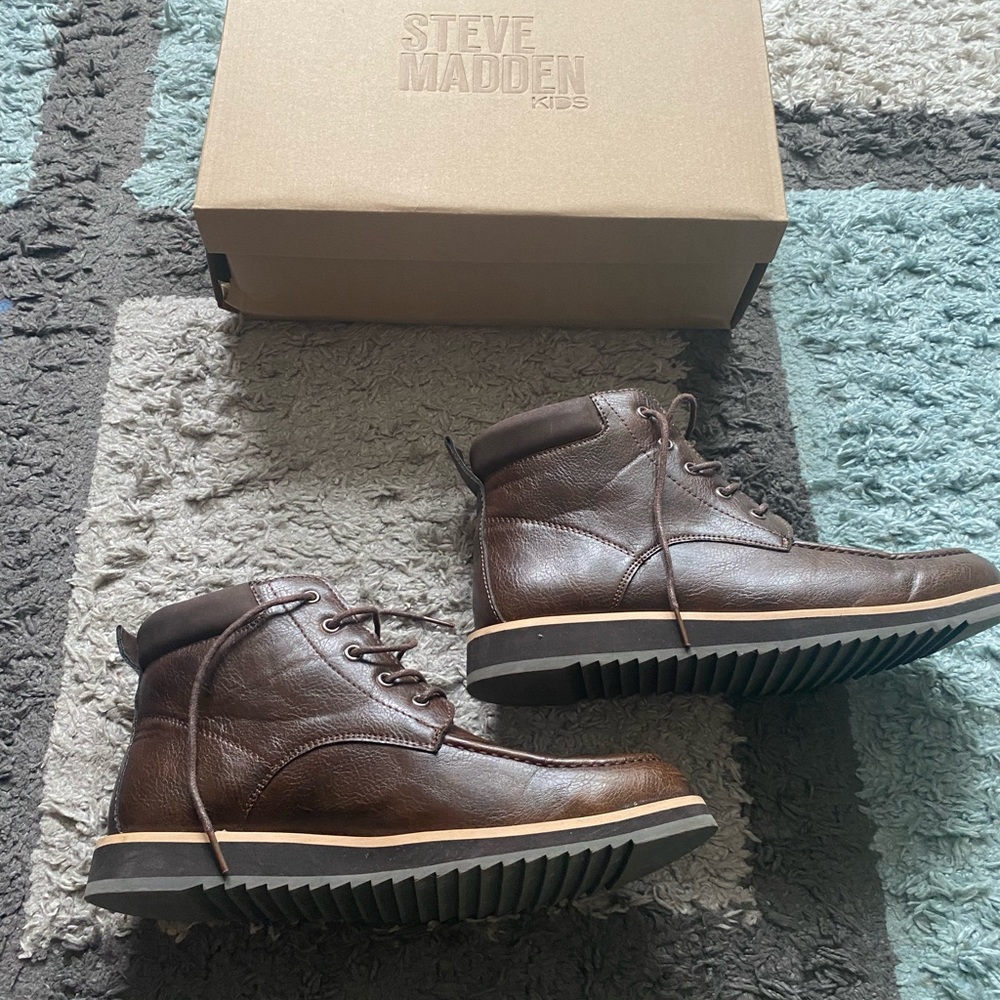 Steve Madden Kids Boys Barlowe booties Size 7
